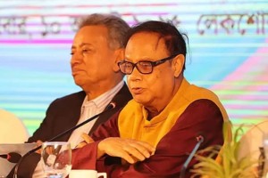 দেশের বর্তমান পরিস্থিতিতে বিনিয়োগের প্রত্যাশা কাল্পনিক: গভর্নর