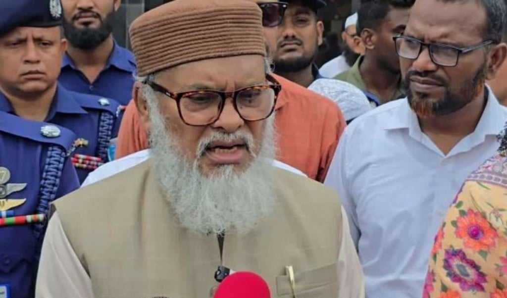 ধর্ম উপদেষ্টা 1755160843 'এক এজেন্সি মালিক সৌদি যান ৩ হাজার বিড়ি নিয়ে, ফিরে আসেন আড়াই কেজি স্বর্ণ নিয়ে'