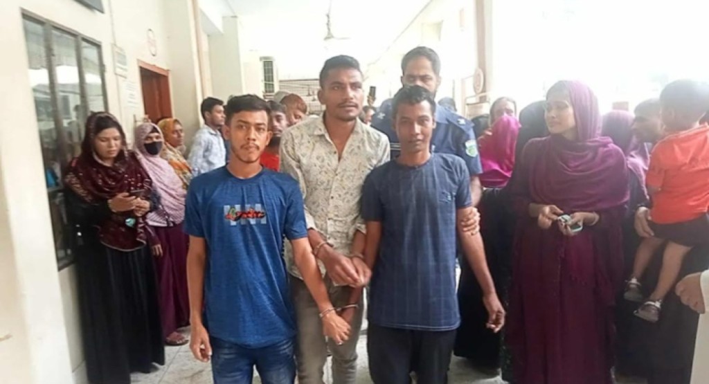 নওগাঁয় অটোচালক হত্যা, পাঁচজনের যাবজ্জীবন 4 নওগাঁয় অটোচালক হত্যা পাঁচজনের যাবজ্জীবন 1756291668 নওগাঁয় অটোচালক হত্যা, পাঁচজনের যাবজ্জীবন