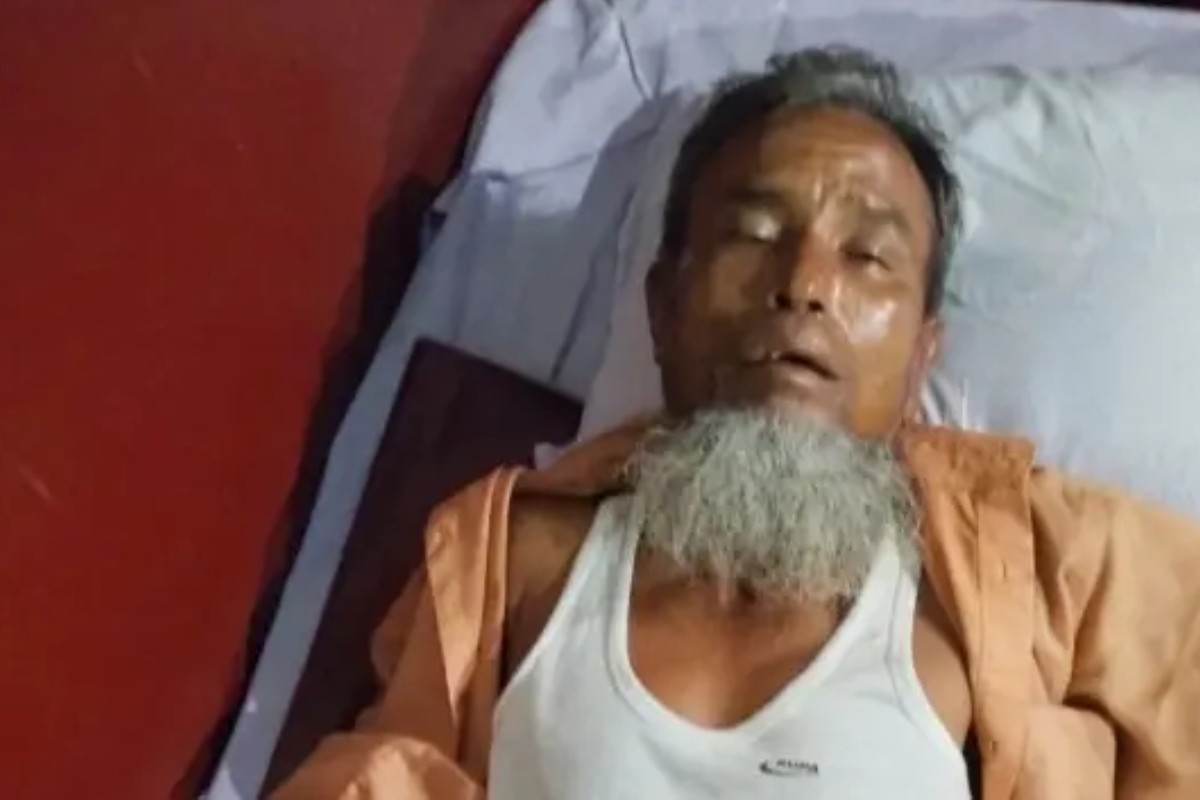 নিজের জুস পান করে নিজেই বেহুঁশ অজ্ঞান পার্টির সদস্য