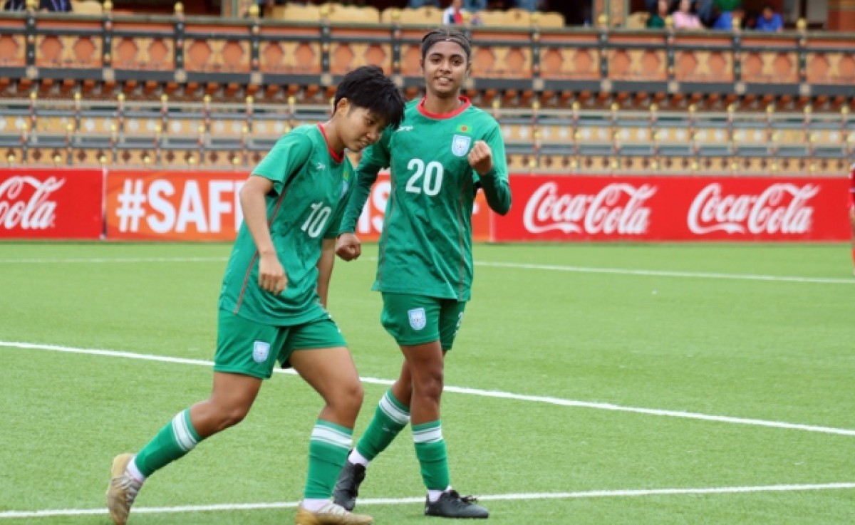 নেপালের বিপক্ষে এগিয়ে থেকে বিরতিতে বাংলাদেশ