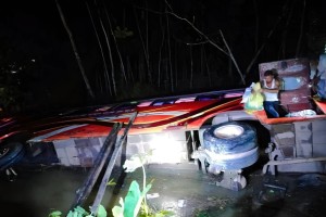 পটুয়াখালীতে যাত্রীবাহী বাস পুকুরে পড়ে আহত ১০