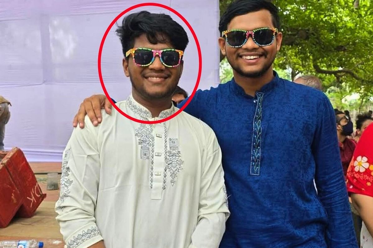 পরীক্ষায় নকল করতে গিয়ে ফোনসহ হাতেনাতে ধরা ঢাবি বাগছাস নেতা