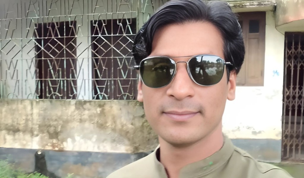 পাঙাশ মাছ ছিনতাইয়ের অভিযোগে সাবেক এমপির ছেলে আটক 4 পাঙাশ মাছ ছিনতাইয়ের অভিযোগে সাবেক এমপির ছেলে আটক 1754975546 পাঙাশ মাছ ছিনতাইয়ের অভিযোগে সাবেক এমপির ছেলে আটক