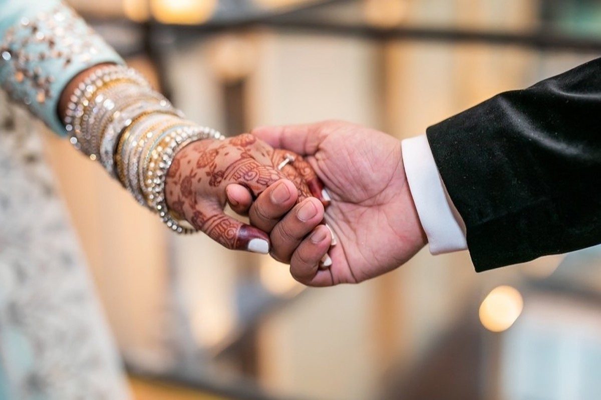 পাত্রীর হাতের চা খেয়ে সর্বস্ব হারালেন পাত্র