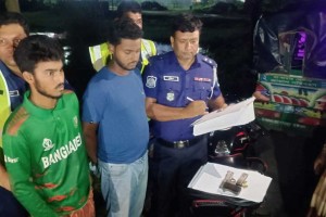 পাবনায় বিদেশি পিস্তল-গুলিসহ গ্রেপ্তার ২ যুবক