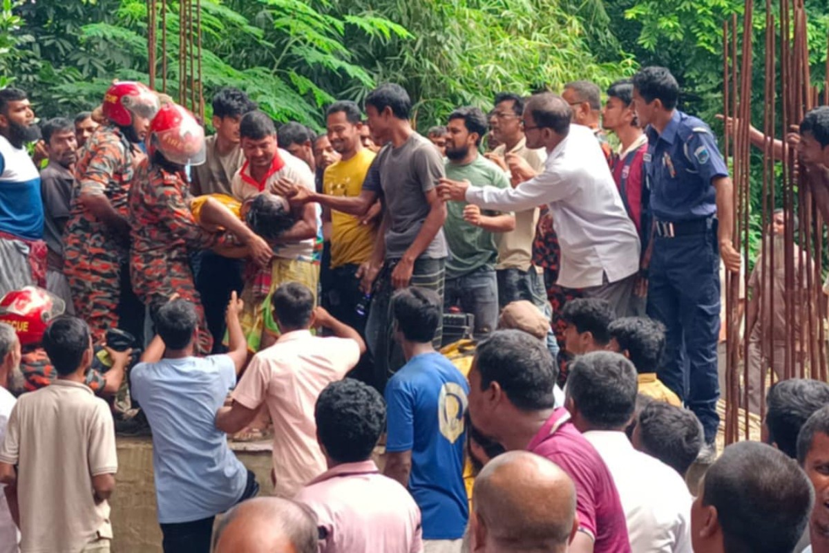পাবনায় সেপটিক ট্যাংকে আটকা পড়ে দুই শ্রমিকের মৃত্যু