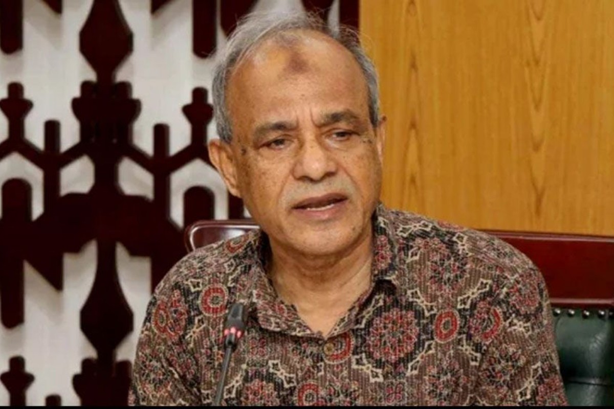 পুলিশের লুট হওয়া অস্ত্রের খোঁজ দিলে মিলবে পুরস্কার: স্বরাষ্ট্র উপদেষ্টা