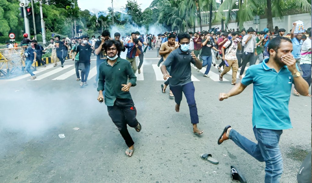 শিক্ষার্থীদের ওপর পুলিশের হামলা কোনোভাবেই গ্রহণযোগ্য নয়: বুয়েট 4 পুলিশের হামলা 1756370493 শিক্ষার্থীদের ওপর পুলিশের হামলা কোনোভাবেই গ্রহণযোগ্য নয়: বুয়েট
