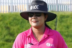 প্রথমবার বাংলাদেশে পুরুষদের ক্রিকেটে আম্পায়ারিংয়ে অভিষেক জেসির