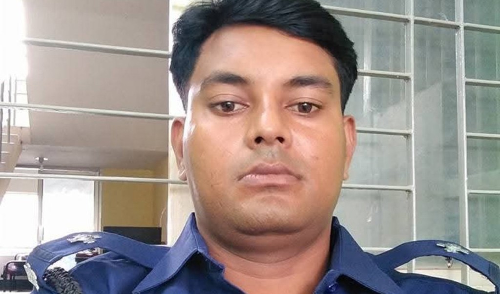 প্রবাসীর বউকে নিয়ে উধাও থানার এএসআই! 4 প্রবাসীর বউকে নিয়ে উধাও থানার এএসআই 1755251359 প্রবাসীর বউকে নিয়ে উধাও থানার এএসআই!