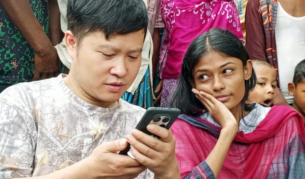প্রেমের টানে দিনাজপুরে চীনা নাগরিক, পাল্টালেন ধর্ম 3 প্রেমের টানে দিনাজপুরে চীনা নাগরিক পাল্টালেন ধর্ম 1754917702 প্রেমের টানে দিনাজপুরে চীনা নাগরিক, পাল্টালেন ধর্ম