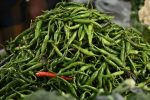 ৩০০ টাকা ছাড়িয়েছে কাঁচামরিচের কেজি