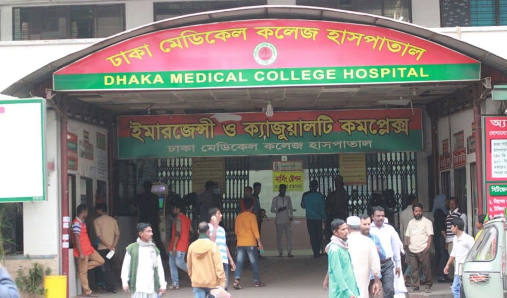 বকশিবাজারে হঠাৎ অসুস্থ হয়ে কারা অধিদপ্তরের এআইজির মৃত্যু 1755414726 বকশিবাজারে হঠাৎ অসুস্থ হয়ে কারা অধিদপ্তরের এআইজির মৃত্যু