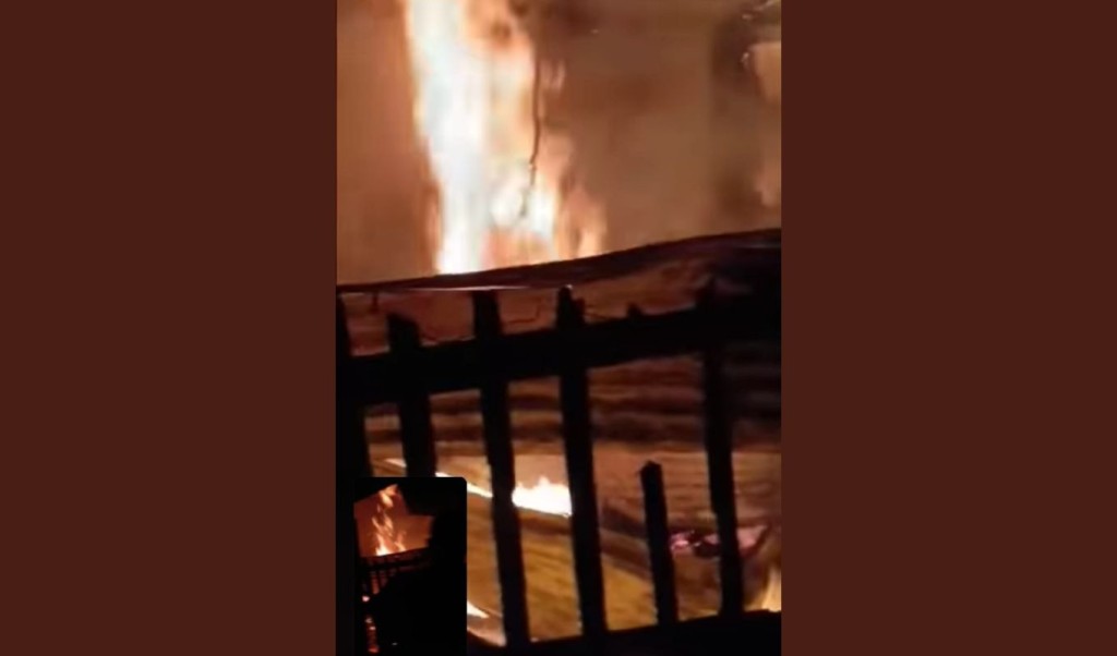 বাউফলে সাবেক ইউপি চেয়ারম্যানের বাড়িতে আগুন 3 বাউফলে সাবেক ইউপি চেয়ারম্যানের বাড়িতে আগুন 1755438727 বাউফলে সাবেক ইউপি চেয়ারম্যানের বাড়িতে আগুন