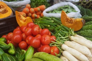 বাজারে সবজির দাম লাগামহীন, বিপাকে ক্রেতারা