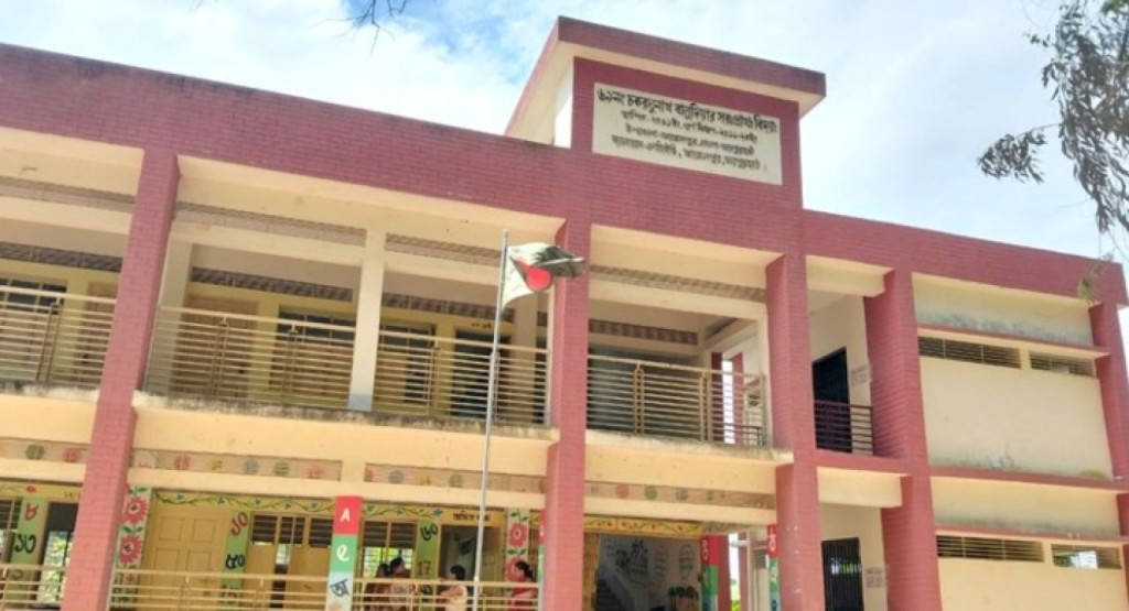 বিদ্যালয়ের আটটি সিলিং ফ্যানের সঙ্গে চারটি ফুটবলও চুরি 3 বিদ্যালয়ের আটটি সিলিং ফ্যানের সঙ্গে চারটি ফুটবলও চুরি 1756293667 বিদ্যালয়ের আটটি সিলিং ফ্যানের সঙ্গে চারটি ফুটবলও চুরি