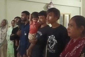 বুড়িমারি সীমান্তে নারী-শিশুসহ ৯ জনকে পুশইন করলো বিএসএফ