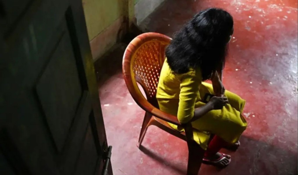 ভারতে পাচার হয়ে তিন মাসে ২২৩ বার ধর্ষণের শিকার হওয়ার অভিযোগ বাংলাদেশি কিশোরীর 2 ভারতে পাচার হয়ে তিন মাসে ২২৩ বার ধর্ষণের শিকার হওয়ার অভিযোগ বাংলাদেশি কিশোরীর 1755003957 ভারতে পাচার হয়ে তিন মাসে ২২৩ বার ধর্ষণের শিকার হওয়ার অভিযোগ বাংলাদেশি কিশোরীর