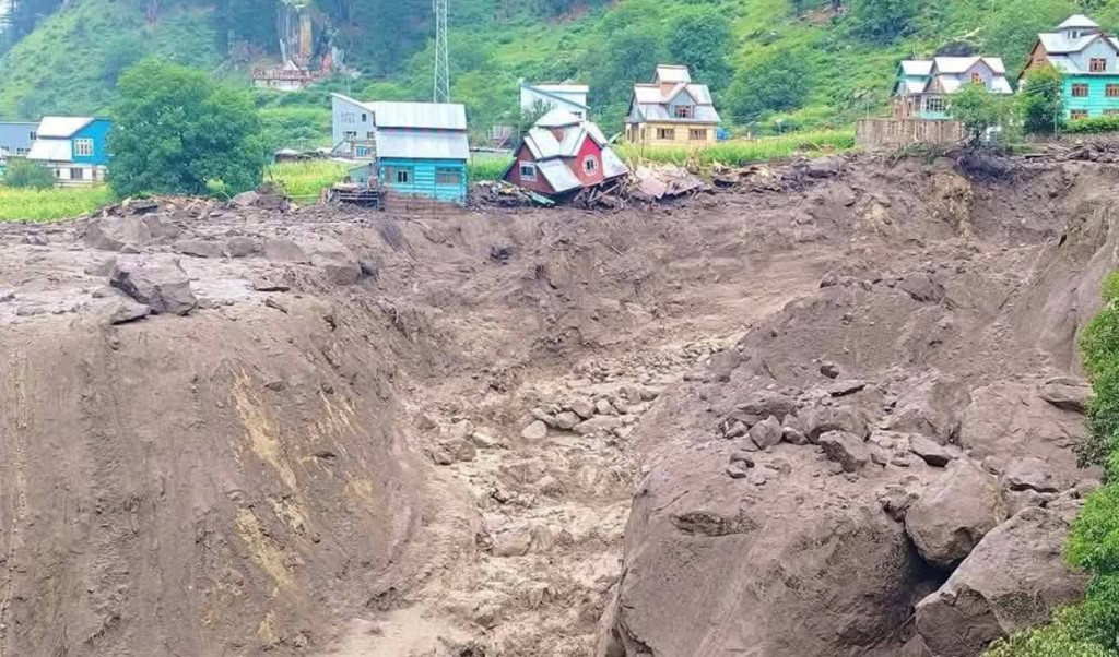 ভারতে ভয়াবহ মেঘ বিস্ফোরণে নিহত ৩৮, শতাধিক নিখোঁজ 4 ভারতে ভয়াবহ মেঘ বিস্ফোরণে নিহত ৩৮ শতাধিক নিখোঁজ 1755180783 ভারতে ভয়াবহ মেঘ বিস্ফোরণে নিহত ৩৮, শতাধিক নিখোঁজ