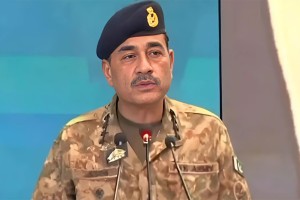 ফ্লোরিডায় বসে ভারতকে পাকিস্তান সেনাপ্রধানের পারমাণবিক হুমকি