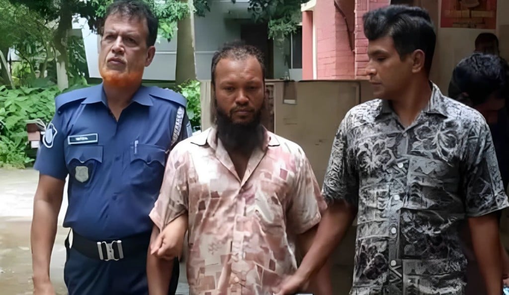 মসজিদের বাথরুমে নিয়ে কিশোরীকে ধর্ষণের অভিযোগে ইমাম গ্রেপ্তার 1756026389 মসজিদের বাথরুমে নিয়ে কিশোরীকে ধর্ষণের অভিযোগে ইমাম গ্রেপ্তার