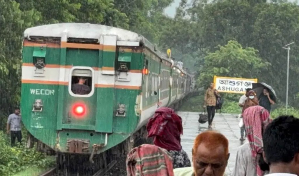 মহানগর এক্সপ্রেসের ৬ বগি বিচ্ছিন্ন 3 মহানগর এক্সপ্রেসের ৬ বগি বিচ্ছিন্ন 1755527651 মহানগর এক্সপ্রেসের ৬ বগি বিচ্ছিন্ন