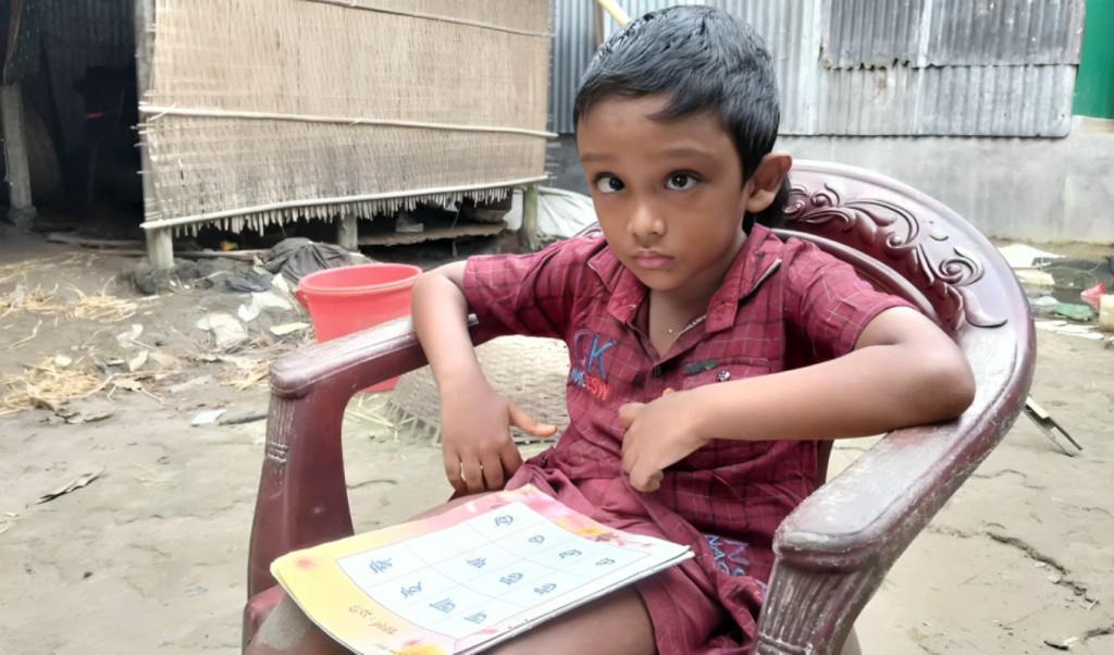 মাথার টিউমারে থমকে গেছে ৭ বছরের রানার দুরন্তপনা 1755760928 টিউমারের ভারে থমকে গেছে ৭ বছরের রানার দুরন্তপনা