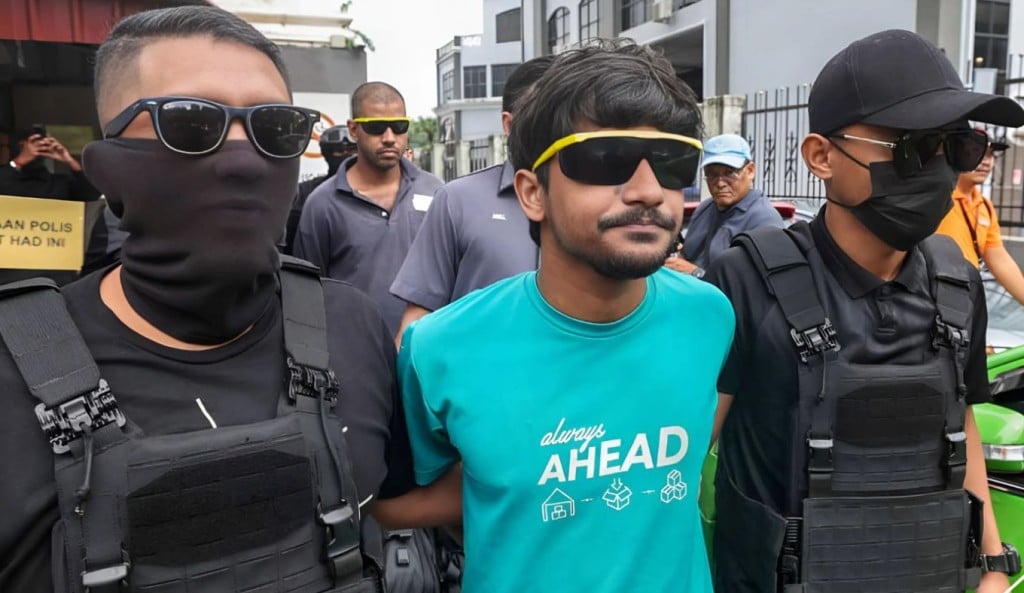 মালয়েশিয়ায় দুই বাংলাদেশি যুবকের বিরুদ্ধে সন্ত্রাসবাদে জড়িত থাকার অভিযোগ 1755247565 মালয়েশিয়ায় দুই বাংলাদেশি যুবকের বিরুদ্ধে সন্ত্রাসবাদে জড়িত থাকার অভিযোগ