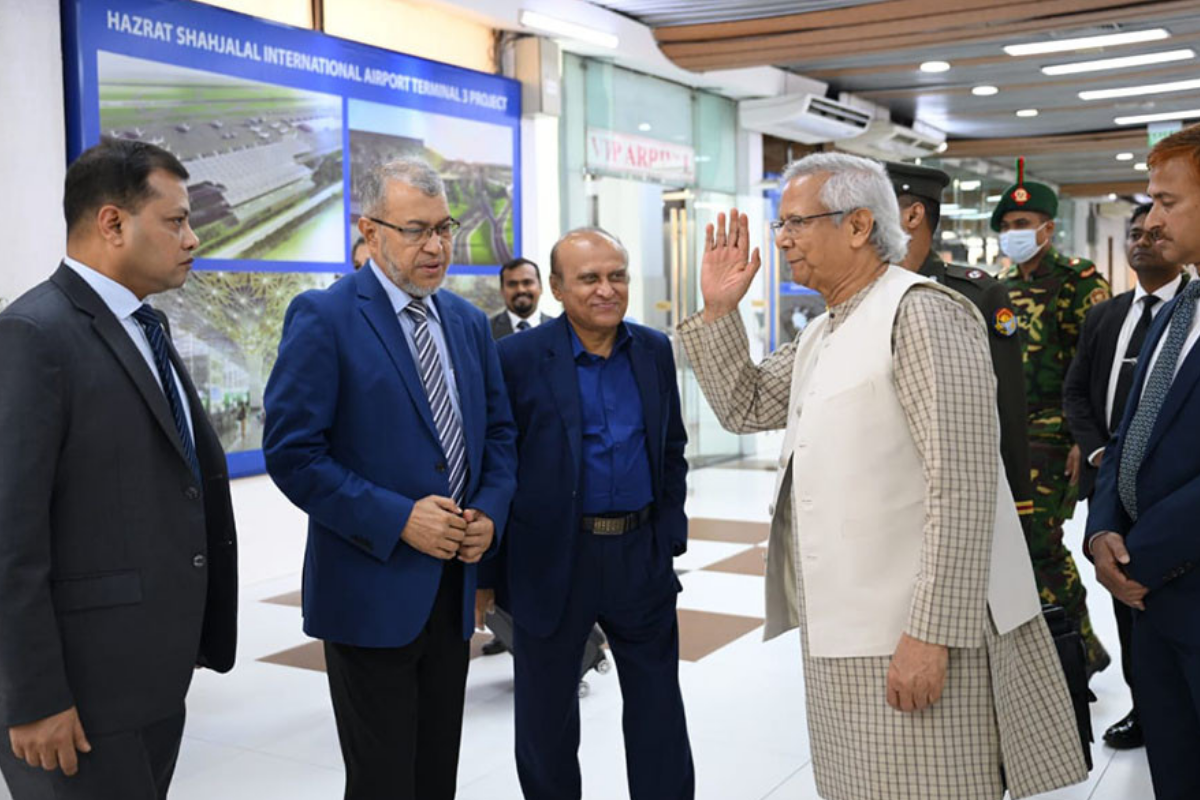 মালয়েশিয়ার উদ্দেশে ঢাকা ছাড়লেন প্রধান উপদেষ্টা
