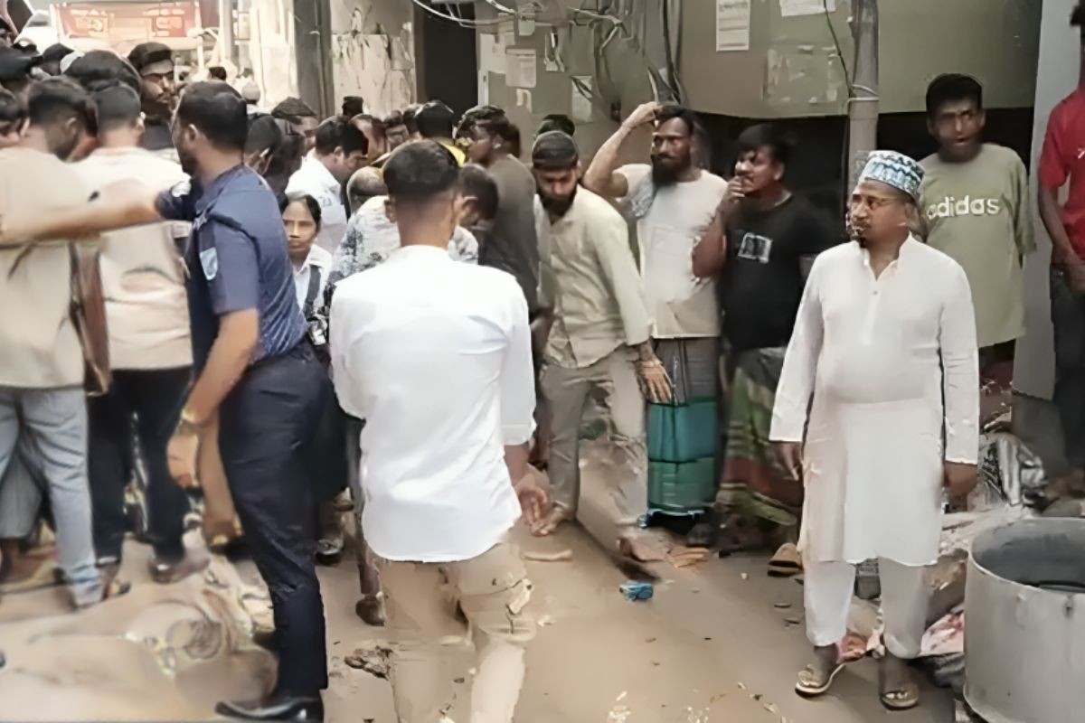 মুন্সীগঞ্জে সেপটিক ট্যাংক থেকে তিনজনের মরদেহ উদ্ধার