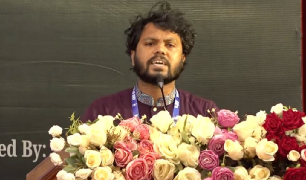 যাদের অ্যানড্রয়েড ফোন কেনার সামর্থ্য ছিল না তাদের হাতে এখন আইফোন : ওসমান হাদী 4 ওসমান হাদী