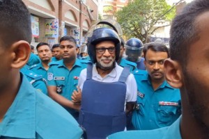 যে আদালতের জামিন দেওয়ার এখতিয়ার নেই, তার কাছে কেন জামিন চাইব?