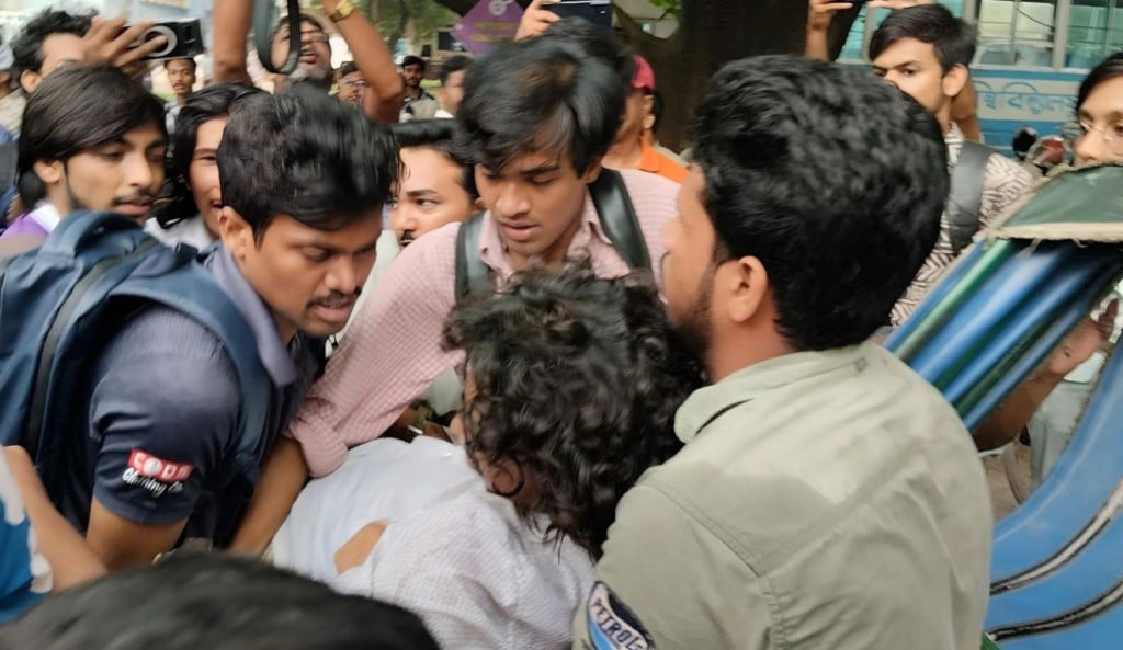 রাকসু নির্বাচন ঘিরে উত্তেজনা আহত ৩ 1756628180 রাকসু নির্বাচন ঘিরে উত্তেজনা, আহত ৩