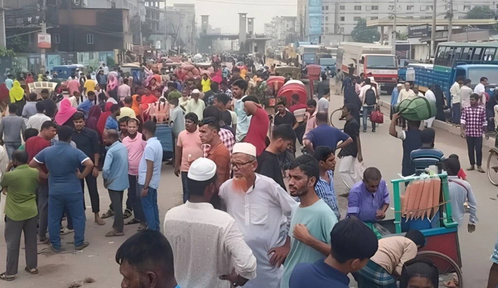 রাজধানীতে বকেয়া বেতনের দাবিতে ফার্মাসিউটিক্যালস কর্মীদের বিক্ষোভ 1754988306 রাজধানীতে বকেয়া বেতনের দাবিতে ফার্মাসিউটিক্যালস কর্মীদের বিক্ষোভ