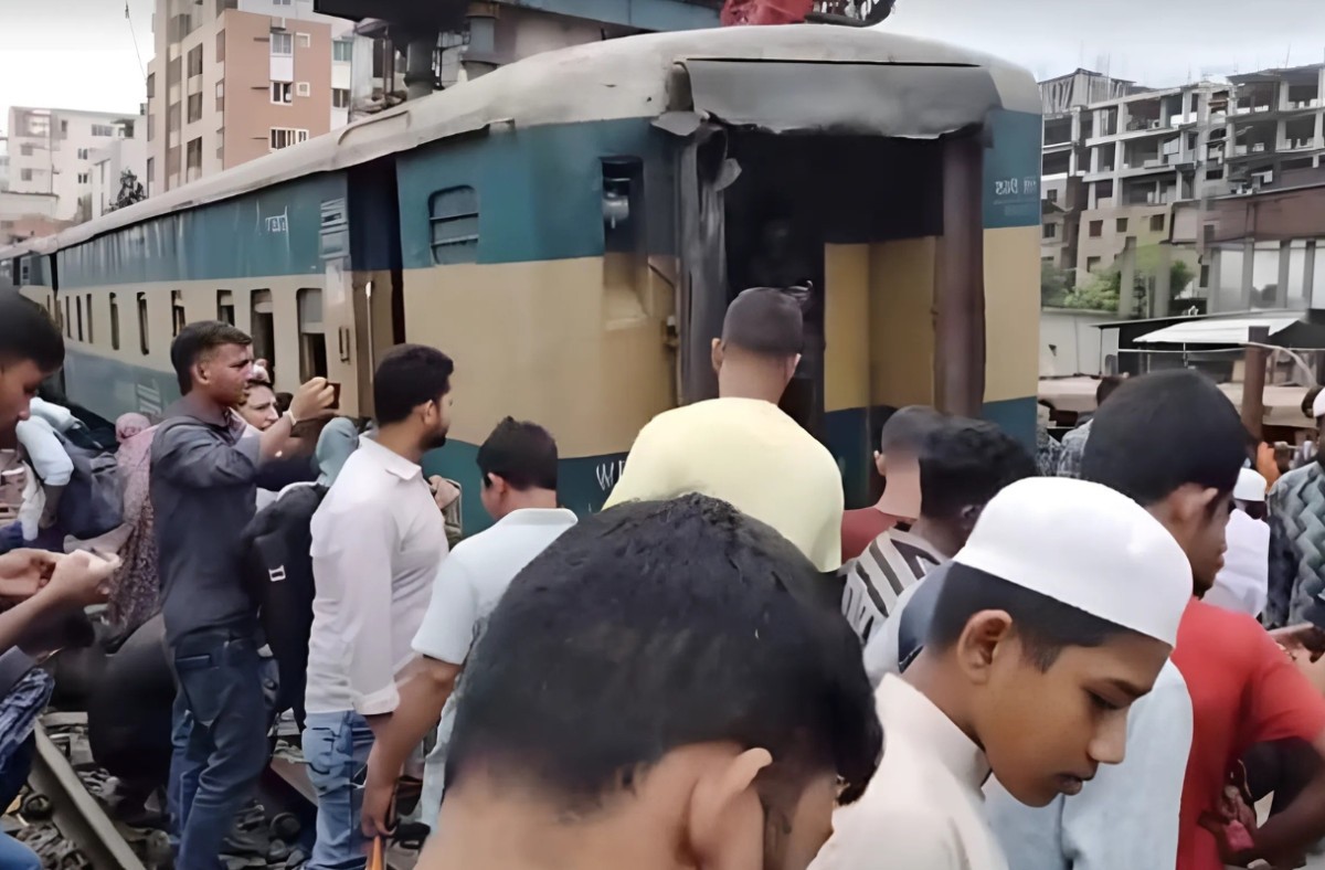 রাজধানীতে যমুনা এক্সপ্রেস ট্রেনের বগি লাইনচ্যুত