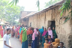 রাজশাহীতে একই পরিবারের ৪ জনের মরদেহ উদ্ধার, পাওয়া গেছে চিরকুট