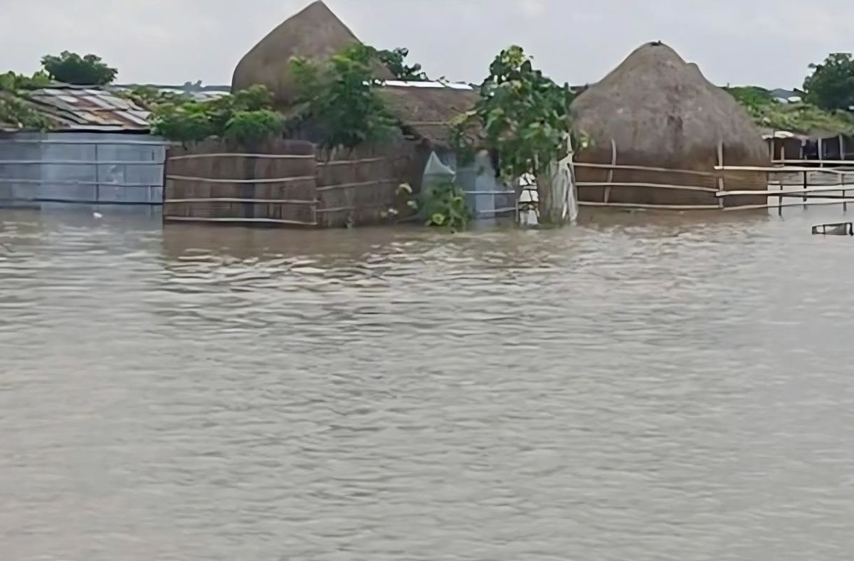 রাজশাহীতে পানিবন্দি সাড়ে ৪ হাজার মানুষ, খোলা হয়েছে আশ্রয় কেন্দ্র
