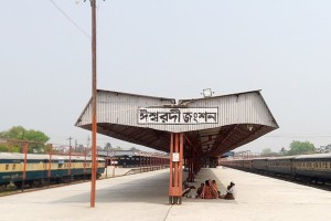 রেললাইনে দুর্ঘটনা: ট্রেনের ধাক্কায় প্রাণ গেলো সেলিমের