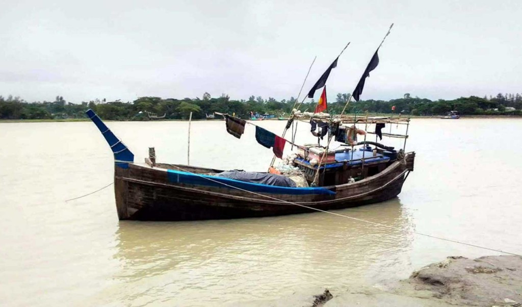 লক্ষ্মীপুরে নৌকায় বিস্ফোরণ: চার দগ্ধ জেলের মধ্যে এক জনের মৃত্যু 4 লক্ষ্মীপুরে নৌকায় বিস্ফোরণ চার দগ্ধ জেলের মধ্যে এক জনের মৃত্যু 1754838416 লক্ষ্মীপুরে নৌকায় বিস্ফোরণ: চার দগ্ধ জেলের মধ্যে এক জনের মৃত্যু