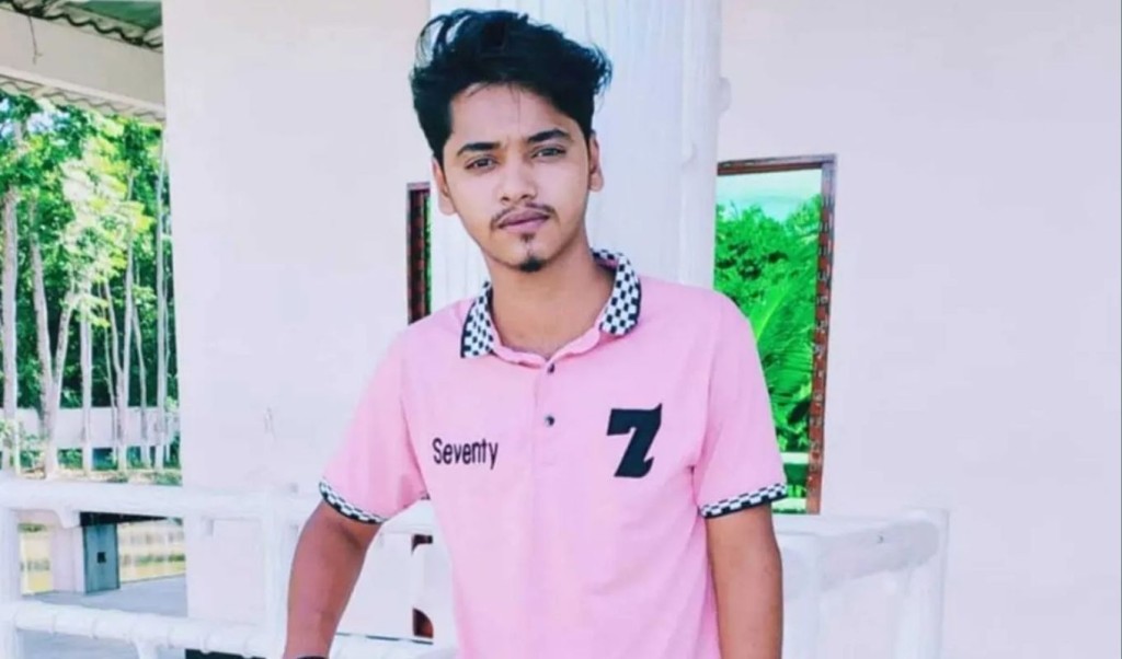 লুটের অস্ত্রে নিহত ছেলেকে ‘জুলাই শহীদ’ বানিয়ে মামলা বাণিজ্যের অভিযোগ বিএনপি নেতার বিরুদ্ধে 3 লুটের অস্ত্রে নিহত ছেলেকে ‘জুলাই শহীদ বানিয়ে মামলা বাণিজ্যের অভিযোগ 1754748632 লুটের অস্ত্রে নিহত ছেলেকে ‘জুলাই শহীদ’ বানিয়ে মামলা বাণিজ্যের অভিযোগ বিএনপি নেতার বিরুদ্ধে