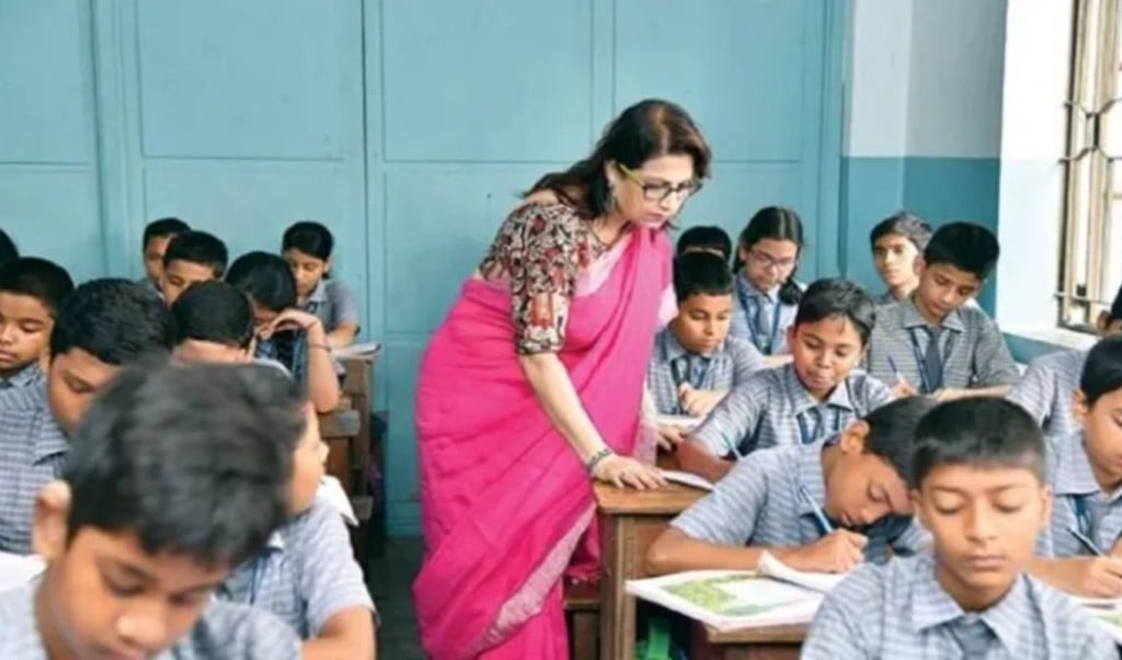 শিক্ষকদের কোচিং বাণিজ্যের নতুন ফাঁদ 1755916177 শিক্ষকদের কোচিং-বাণিজ্যের নতুন ফাঁদ: ‘ডিটেনশন’