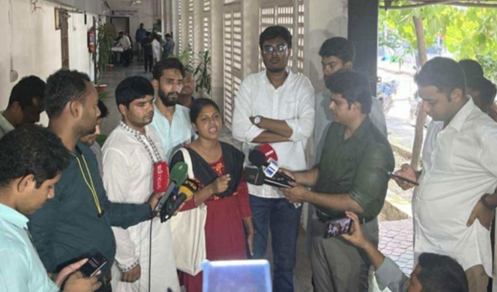 শিবিরকে আমন্ত্রণের প্রতিবাদে সভা থেকে ওয়াকআউট ৩ বামপন্থি সংগঠনের 1754839748 শিবিরকে আমন্ত্রণের প্রতিবাদে সভা থেকে ওয়াকআউট ৩ বামপন্থি সংগঠনের
