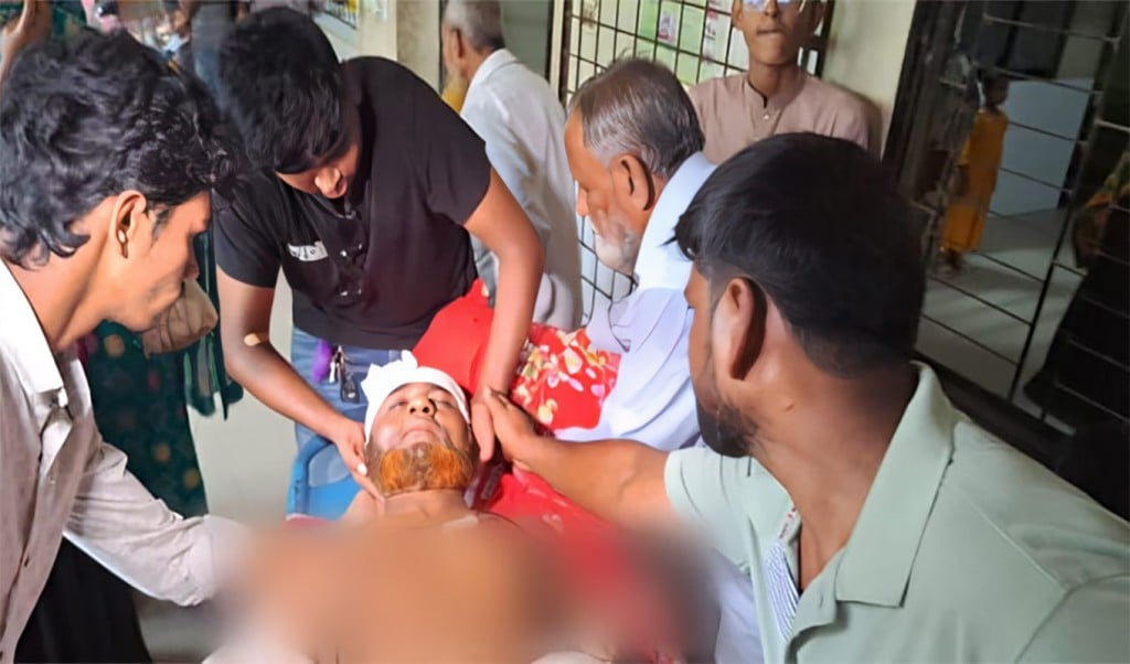 শিশুদের ঝগড়া কেন্দ্র করে সাংবাদিকের ওপর নির্মম হামলা 1754898698 কুষ্টিয়ায় শিশুদের ঝগড়াকে কেন্দ্র করে সাংবাদিকের ওপর হামলা