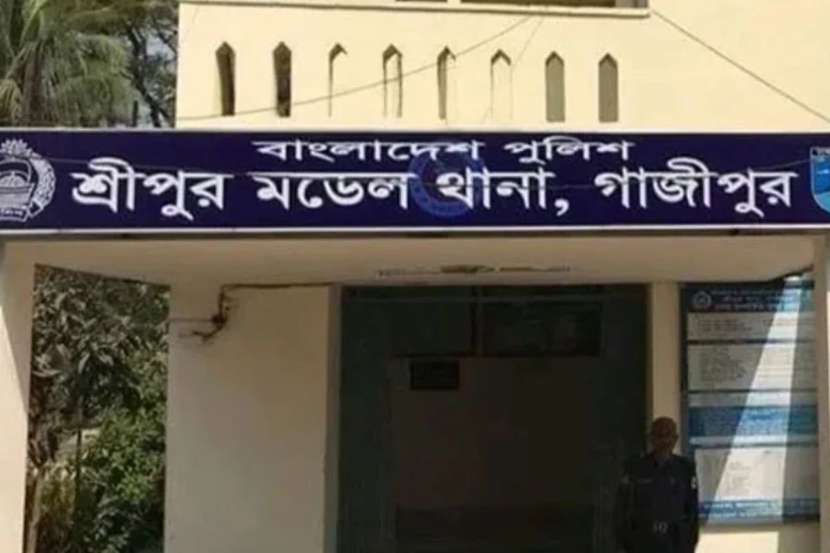 গাজীপুরে অতিরিক্ত মূল্যে সরকারি আটা বিক্রি, স্বেচ্ছাসেবক দল নেতাকে পিটুনি