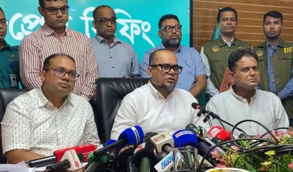 সাংবাদিক হত্যাকাণ্ডের ঘটনায় ৮ জন সম্পৃক্ত 1754733362 সাংবাদিক হত্যাকাণ্ডের ঘটনায় ৮ জন সম্পৃক্ত : জিএমপি