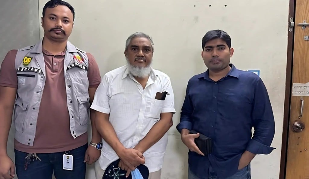 সাজাপ্রাপ্ত পলাতক আসামি দুলু গ্রেপ্তার 1754455866 দুই কোটি টাকা আত্মসাৎ-প্রতারণা মামলায় সাজাপ্রাপ্ত পলাতক আসামি গ্রেপ্তার