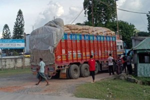 সাড়ে ৫ মাস পর হিলি দিয়ে পেঁয়াজ আমদানি শুরু