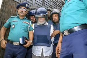 সাত দিনের রিমান্ড শেষে কারাগারে সাবেক প্রধান বিচারপতি খায়রুল