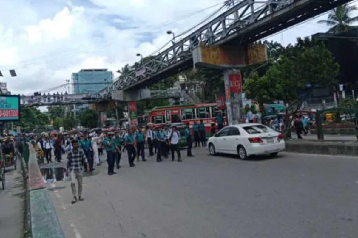 সায়েন্সল্যাব এলাকায় ঢাকা কলেজ ও সিটি কলেজের শিক্ষার্থীদের সংঘর্ষ, আহত ৬